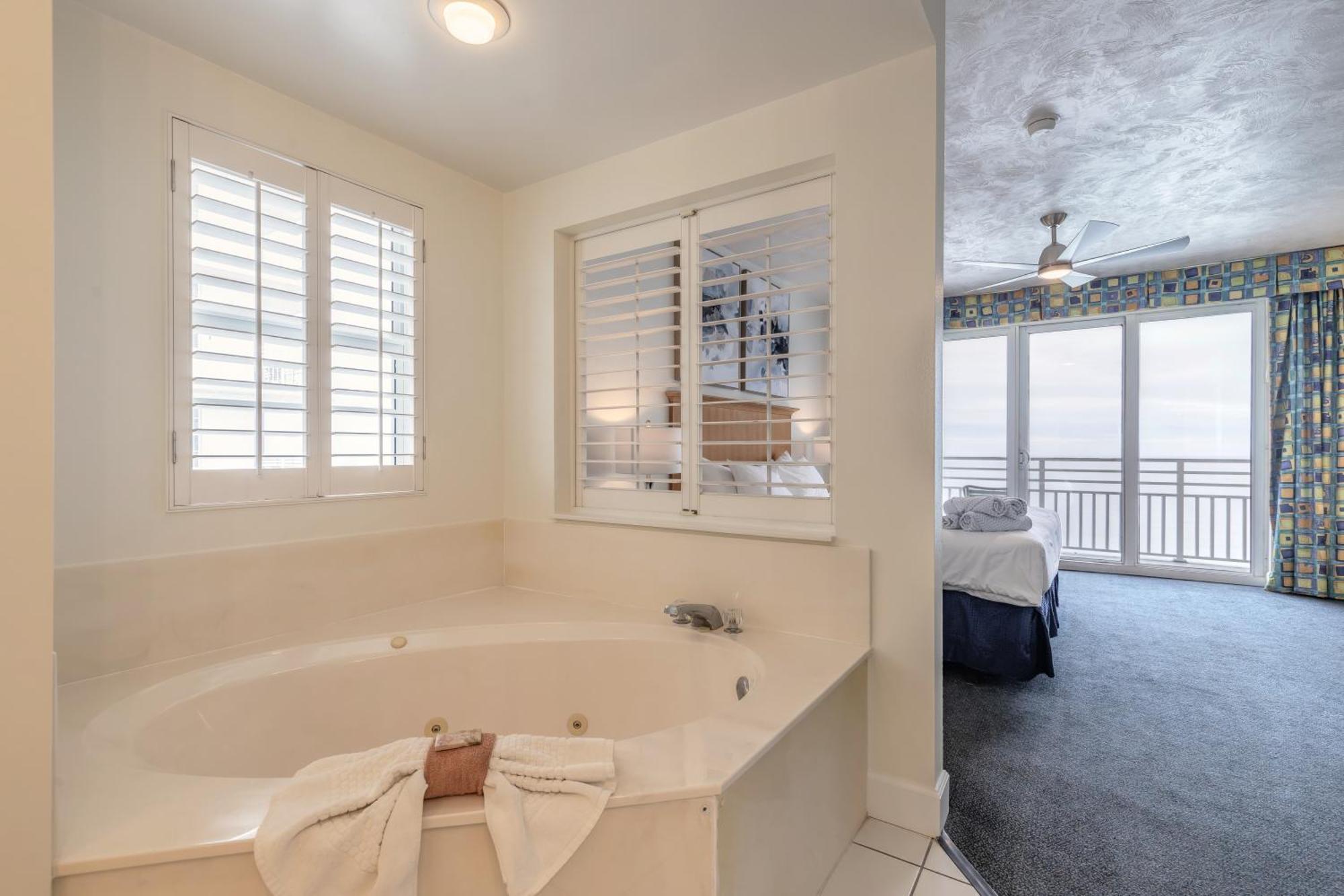 Beachfront Bliss At Ocean Walk Resort - Unit 1701 Daytona Beach Ngoại thất bức ảnh